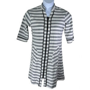 Zexxxy Gray and white robe Size Smallll